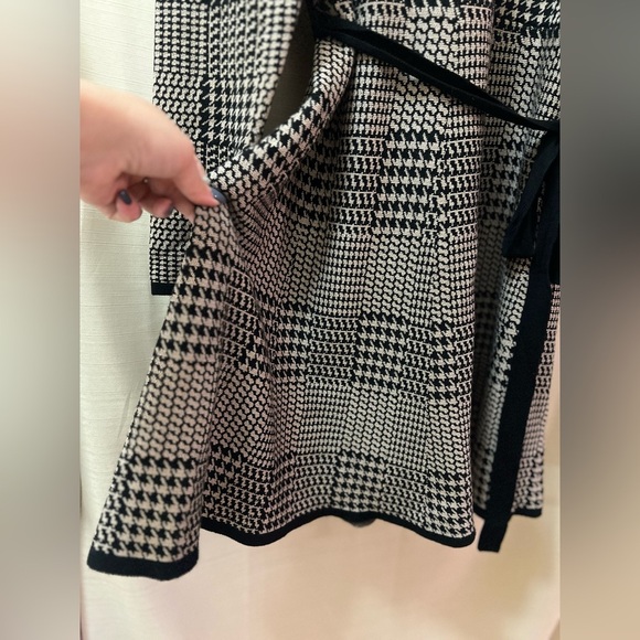 Max Studio Black and Gold Houndstooth Long Sleeve Dress Flared Skirt Belted - Picture 2 of 6